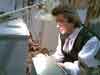 NEY YAPIM MERKEZ� - Y�cel Usta Ba�pare �ekerken. 23 A�ustos 2006 �STANBUL